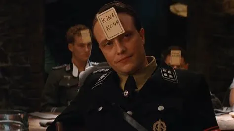 「Inglourious Basterds」はナチスドイツの陰謀を暴く戦時中アクション映画で、クエンティン・タランティーノ監督の作品！